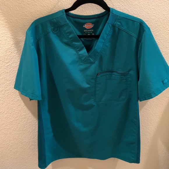 Men's Balance V-Neck Scrub Top & Zip Fly Scrub Pants Set - Picture 5 of 14